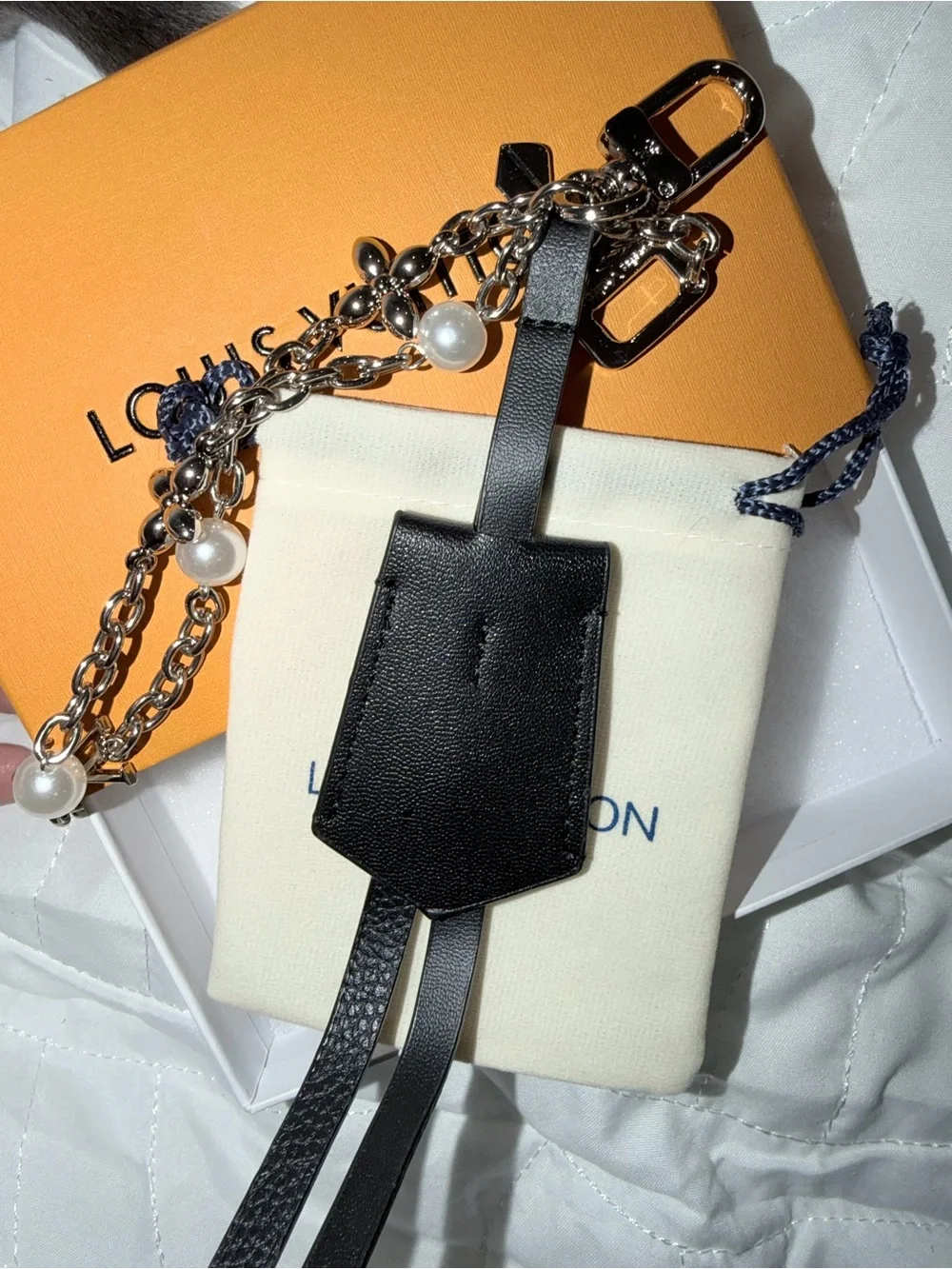 Fashion Black Leather Key & Card Holder with Chain